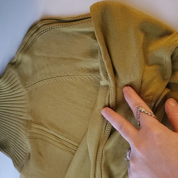 Womens Silk Blend Lightweight Green Yellow Minimalist Turtleneck Ribbed Sleeve - Picture 7 of 9